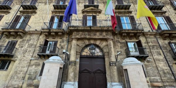 Palermo, il 18 luglio incrociano le braccia i dipendenti della Regione