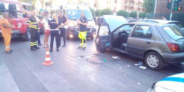 Palermo, tamponamento al semaforo di viale Lazio: 57enne in prognosi riservata