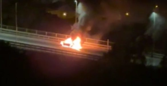 Palermo, paura sulla Palermo-Sciacca: un'auto avvolta dalle fiamme