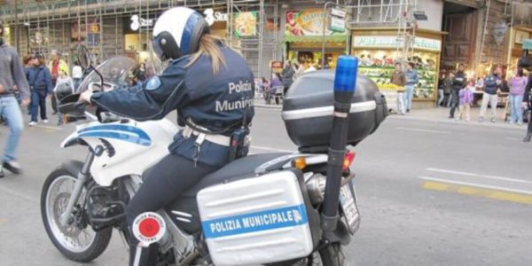 Palermo, rubata la Vespa storica del figlio del sindaco: ritrovata dai vigili urbani