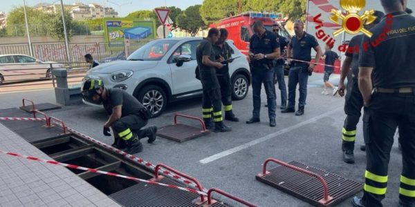 Palermo, cede una grata in viale Regione Siciliana: una bambina precipita nel vuoto