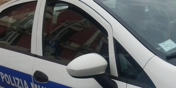 Palermo, ambulante falsifica l'autorizzazione per lavorare a Mondello: denunciato