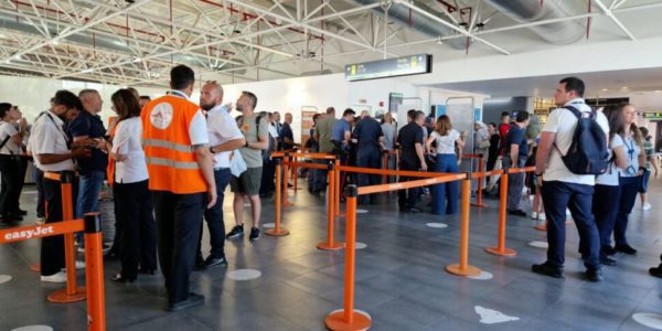 Partiti i primi voli dall’aeroporto di Catania dopo l'incendio, riorganizzato il traffico