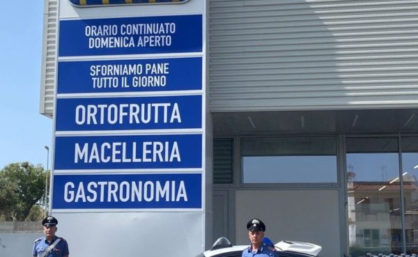 Pozzallo, rubano un televisore al supermercato: arrestati un uomo e una donna