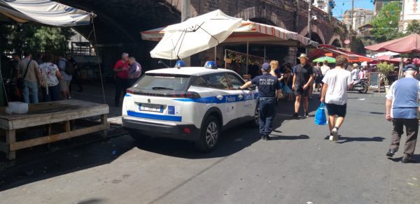 Catania, controlli alla Fiera di piazza Carlo Alberto e alla Pescheria: multe e sequestri