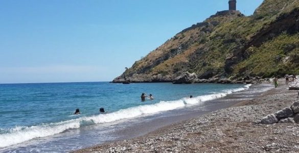 Meno traffico e stop ai parcheggi selvaggi per la spiaggia, bus navetta gratuiti ad Altavilla e Trabia