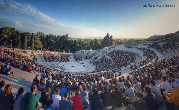 Sgarbi, sì ai concerti ma il Teatro Greco non è una discoteca