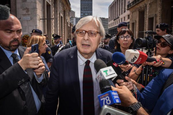 Sgarbi, 'al MAXXI credevo di essere tra tre amici al bar'