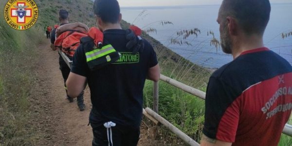 Turista cade lungo un sentiero dello Zingaro, recuperato da un elicottero