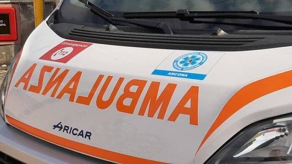 Percorre a piedi A29 Palermo-Mazara, investito e ucciso