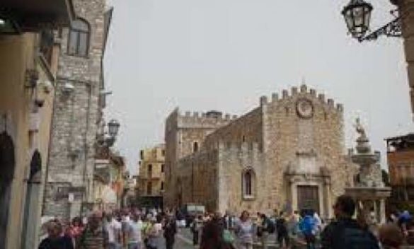 A Taormina raddoppia tutto, sposarsi costerà 1.600 euro