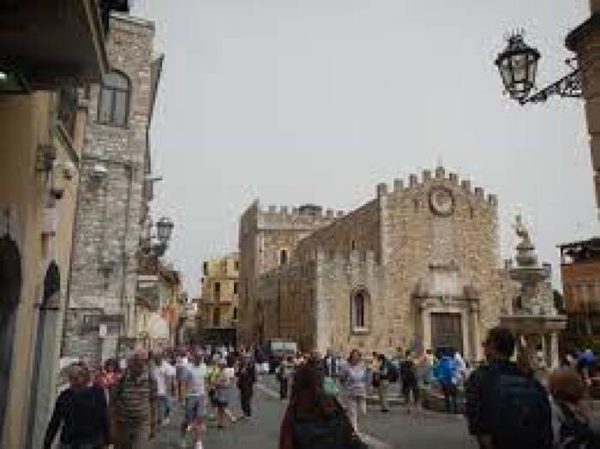 A Taormina raddoppia tutto, sposarsi costerà 1.600 euro