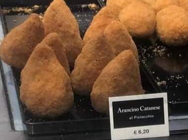 Aeroporto, arancini a 6,20 euro e bottiglie d’acqua al sole: avvisi di speculazioni al Codacons