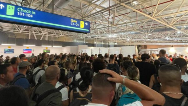 Aeroporto di Catania, il caos delle navette: è questa la normalità verso la quale si sta avviando lo scalo?