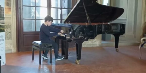 Pianista pluripremiato a soli dieci anni: per l'alcamese Alessandro Piccichè adesso arriva la tournée all'estero