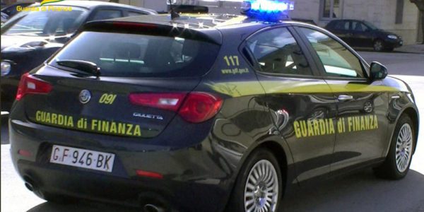 Caro carburante, venti multe della guardia di finanza a Palermo e provincia