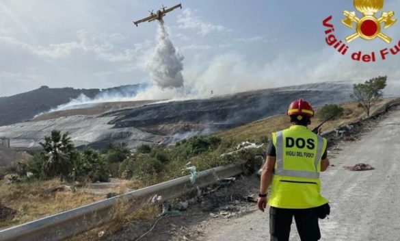 Da Borgo Nuovo alla Zisa: decine di cataste di rifiuti bruciate a Palermo