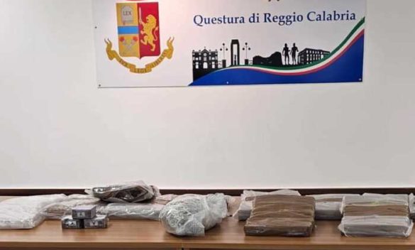 Arrestato corriere droga, pronto ad imbarcarsi con 65 kg hashish