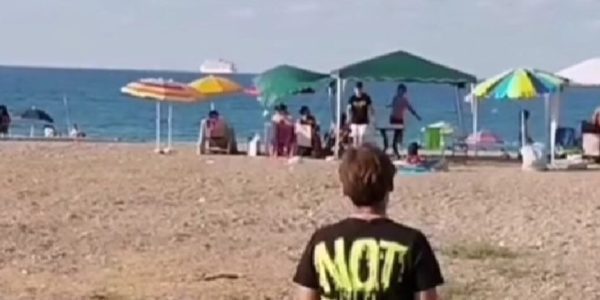 Ferragosto a Palermo, pochi rifiuti sulle spiagge: «Raccolto il 75 per cento in meno»