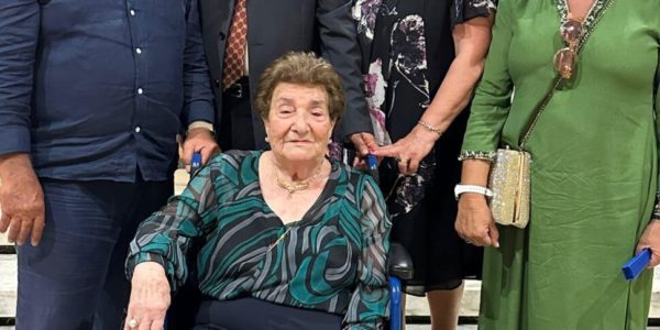 Festa a Santa Croce Camerina: nonna Francesca compie 100 anni