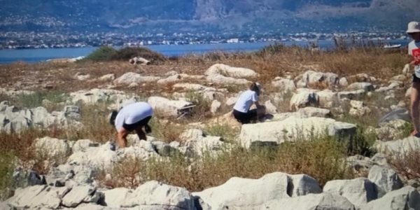 Giovani volontari di tutta Europa ripuliscono la riserva di Isola delle Femmine