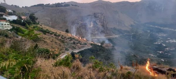 Incendio a Gibilrossa, per sindaco piromani senza scrupolo