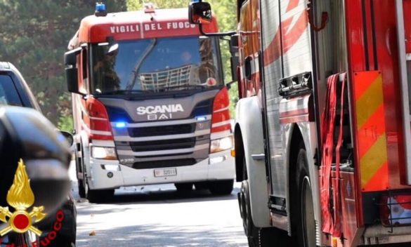 Incendio a Ribera, a fuoco un'auto in pieno centro: scattano le indagini