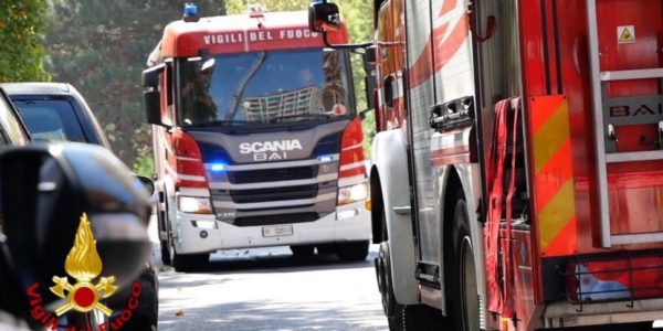 Incendio a Ribera, a fuoco un'auto in pieno centro: scattano le indagini