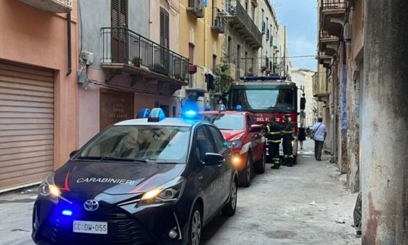 Incendio a Trapani, evacuata una palazzina di tre piani