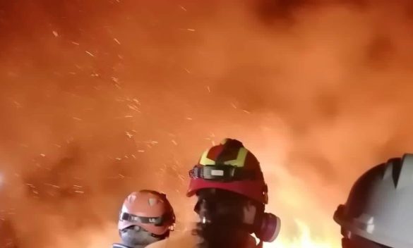 Incendio da fuochi d’artificio in un solarium durante serata danzante