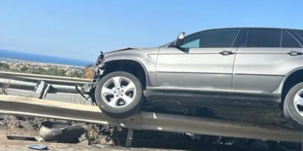 Incidente in autostrada vicino a Terrasini, suv finisce sul guardrail: 3 persone ferite