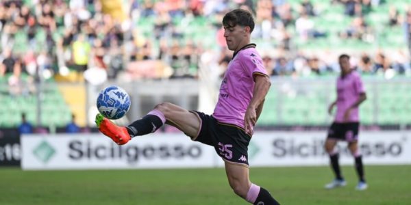 Il Palermo verso Reggio Emilia: si fa male Buttaro, fra i convocati il nuovo arrivato Henderson