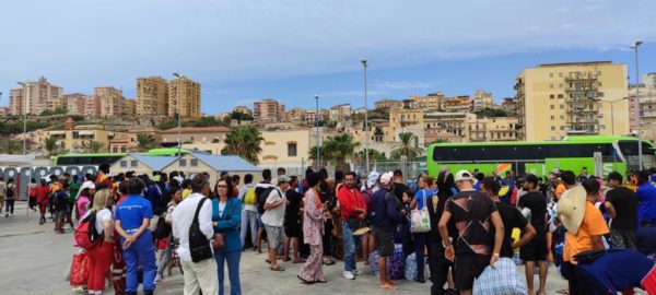 Migranti, ispezione a Porto Empedocle del PD: “Situazione oltre ogni limite”