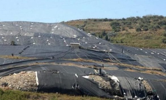 La discarica di Mazzarrà Sant'Andrea ora fa paura: pericolo di crolli e fuga di biogas