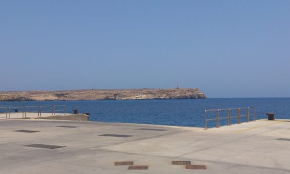 Lampedusa, bagni vietati a Cala Pisana: il mare è inquinato