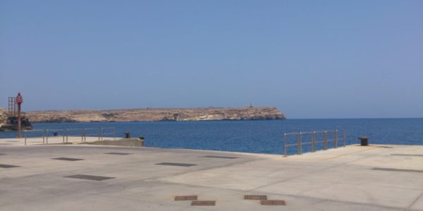 Lampedusa, bagni vietati a Cala Pisana: il mare è inquinato