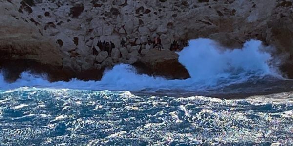 Lampedusa, il naufragio del barchino: recuperati i cadaveri di una donna e di un bimbo