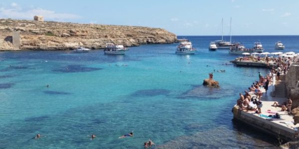 Lampedusa, esposto del Codacons: in ritardo il divieto di balneazione a Cala Pisana