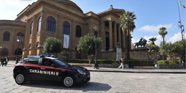 Scoperti lavoratori in nero in due pizzerie e un ristorante di via del Celso, nel centro storico di Palermo