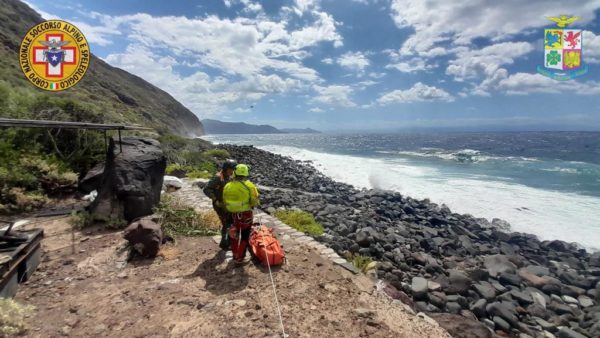 Isole Eolie, escursionista colta da malore a Salina salvata dal soccorso alpino