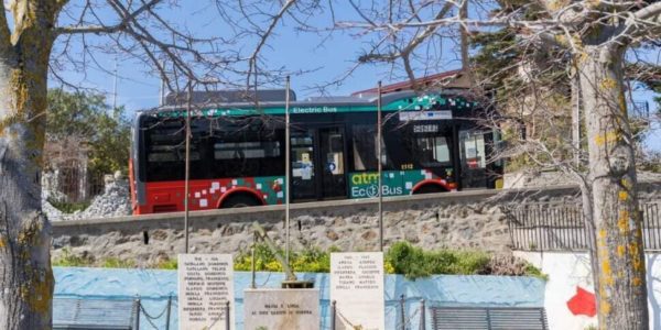 Messina, automobilista bloccato nel traffico aggredisce il giovane conducente di un bus