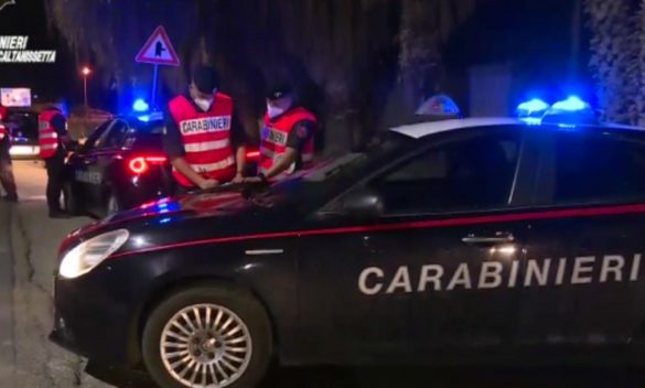 Milena, giovane donna si ferisce all'addome con un coltello durante la lite con il compagno