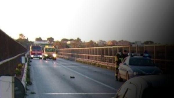 Modica, tenta di lanciarsi dal ponte Gurrieri: i carabinieri riescono a bloccarlo dopo una lunga trattativa