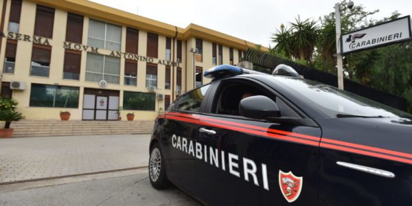 Montemaggiore Belsito, due arrestati per la rapina a un'anziana: presa anche una donna per ricettazione