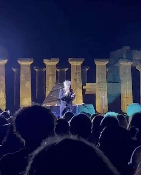 Morgan insulta pubblico a Selinunte, 'avete rotto il caz...'
