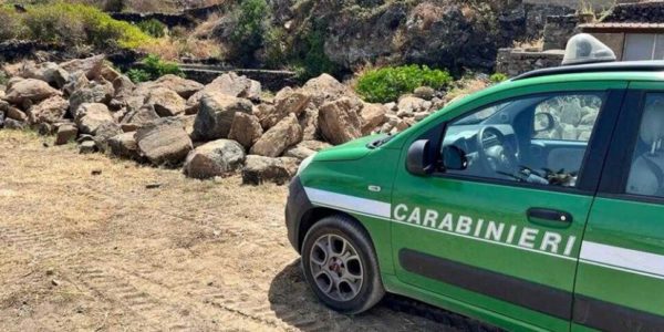 Pantelleria, brucia sterpaglie in campagna in periodo vietato: multa da mille euro