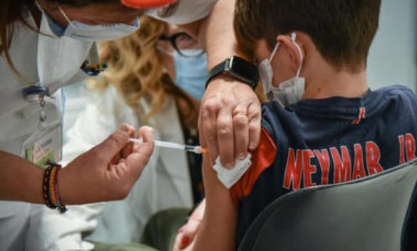 Palermo, lunghe attese per vaccinare i bambini nei centri dell'Asp