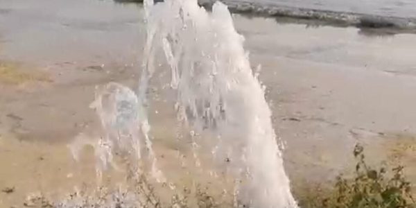 Palermo, spunta una perdita d'acqua per un guasto a pochi metri dal cantiere della vergogna