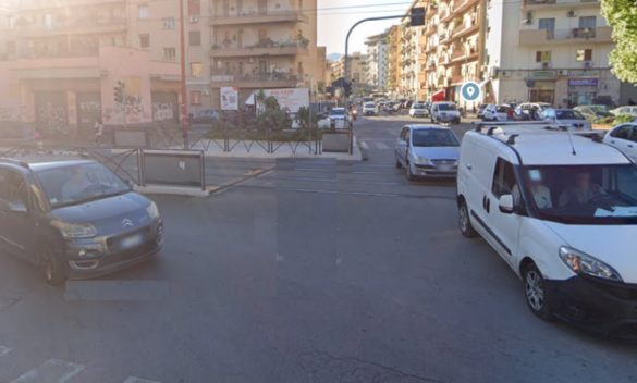 Palermo, ragazza investita dal tram in via Notarbartolo: ascoltava la musica con le cuffie