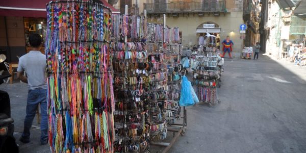 Palermo, via le bancarelle dal centro città e dal centro storico: divieti in vigore, ecco le strade